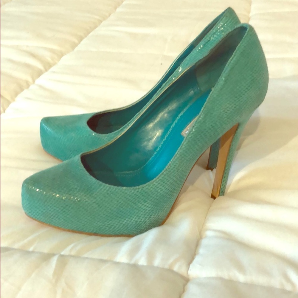 BCBG teal heels